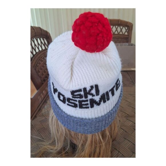 Vintage YOSEMITE Ski Beanie Red Pom Badger Pass California - Picture 13 of 16